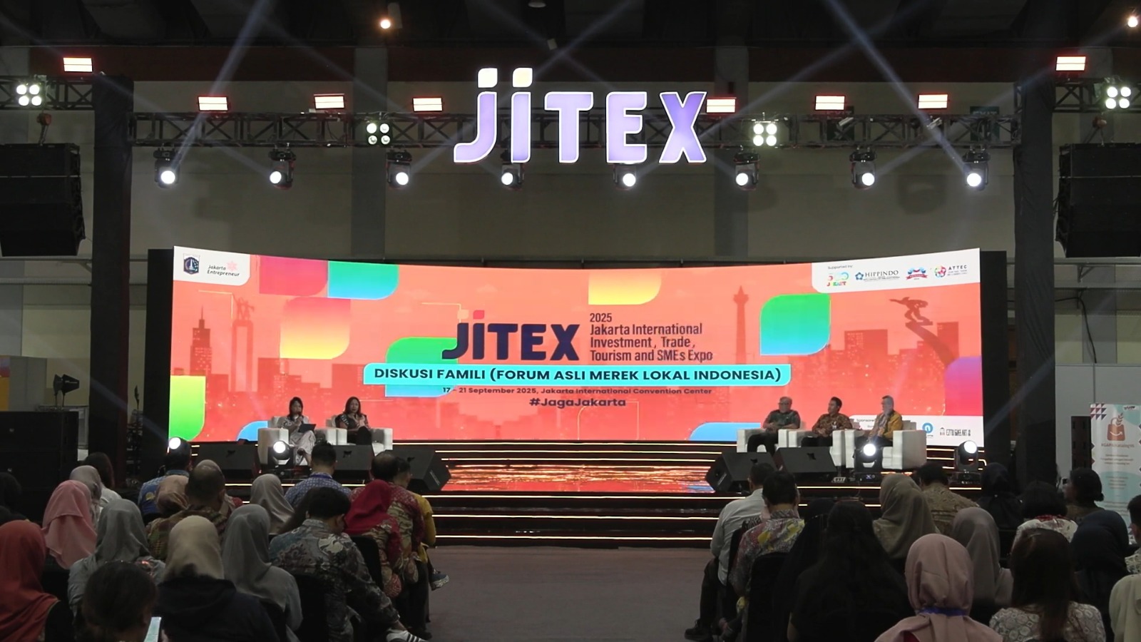 FAMILI (Forum Asli Merek Lokal Indonesia) mendukung GASPOL (Gerakan Kamis Pakai Lokal)